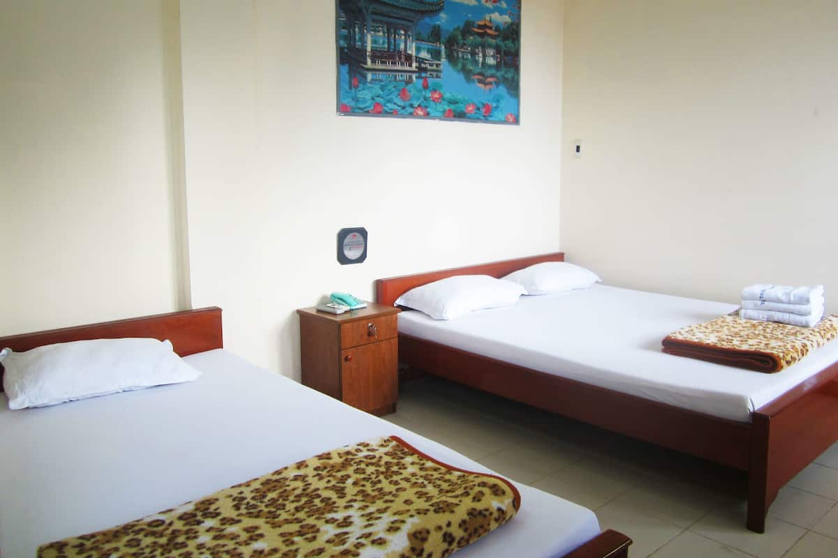 Minibar, free WiFi