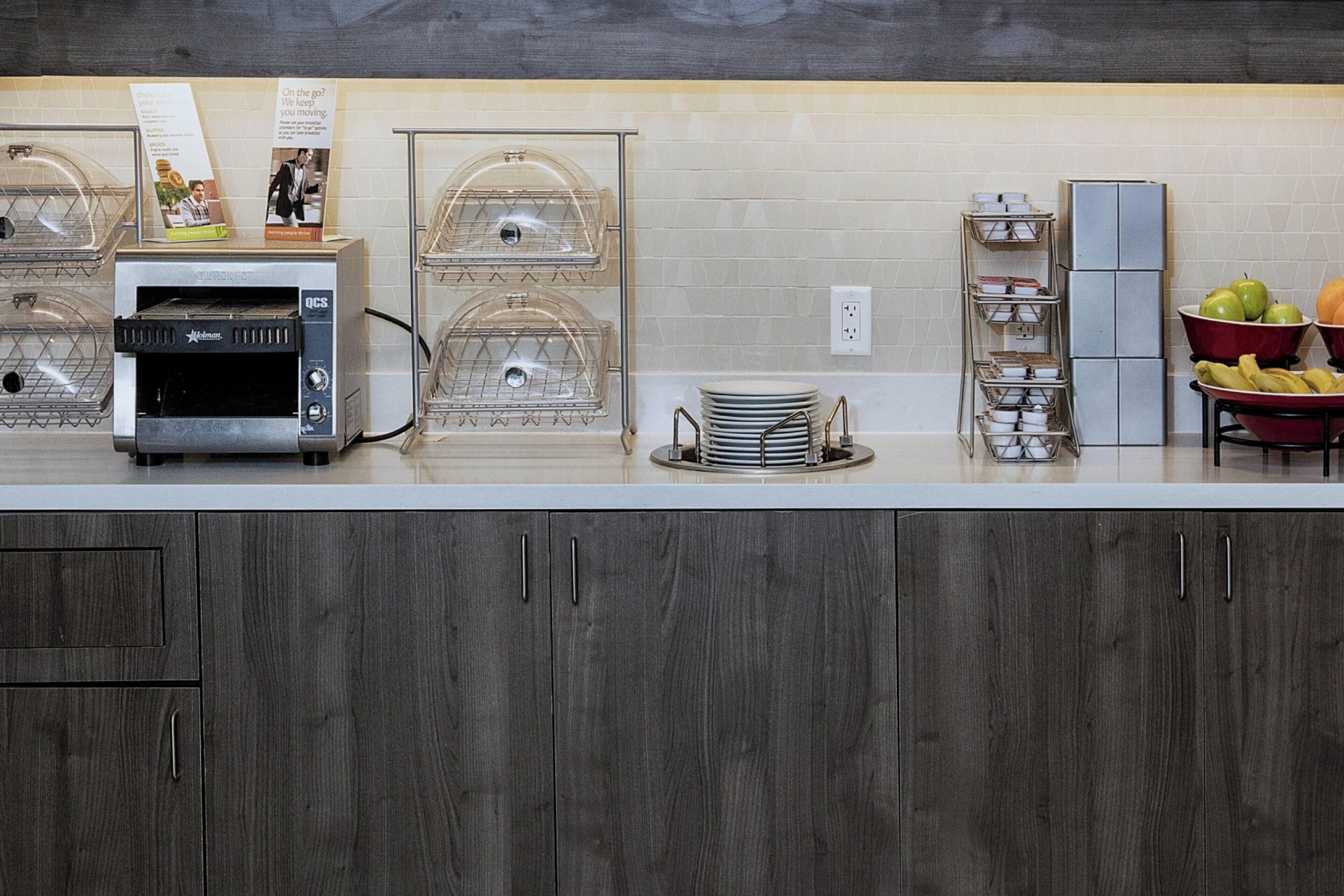 free daily full breakfast