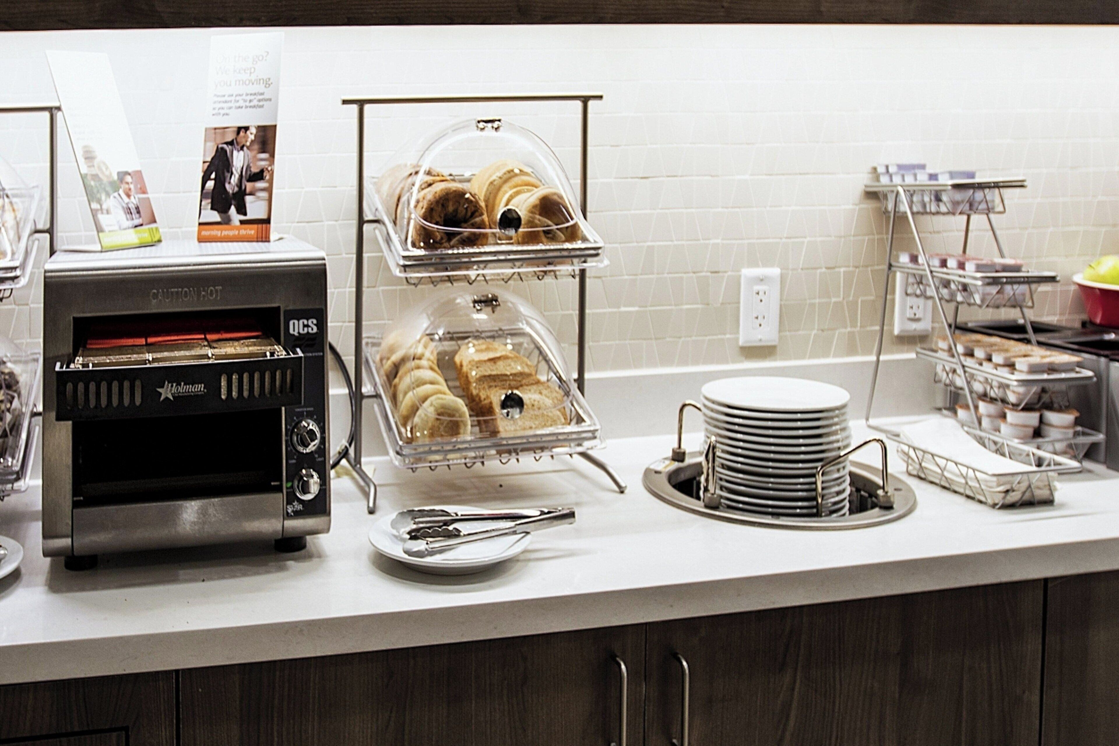 free daily full breakfast