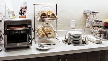 Gratis komplett frukost varje dag