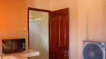 Studio, vue montagne | Coin cuisine privé | Réfrigérateur, micro-ondes, bouilloire électrique