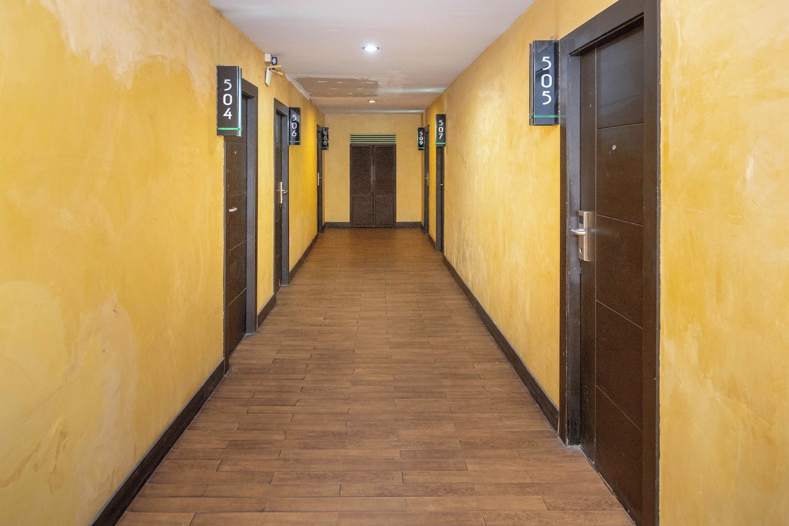 المنشأة من الداخل