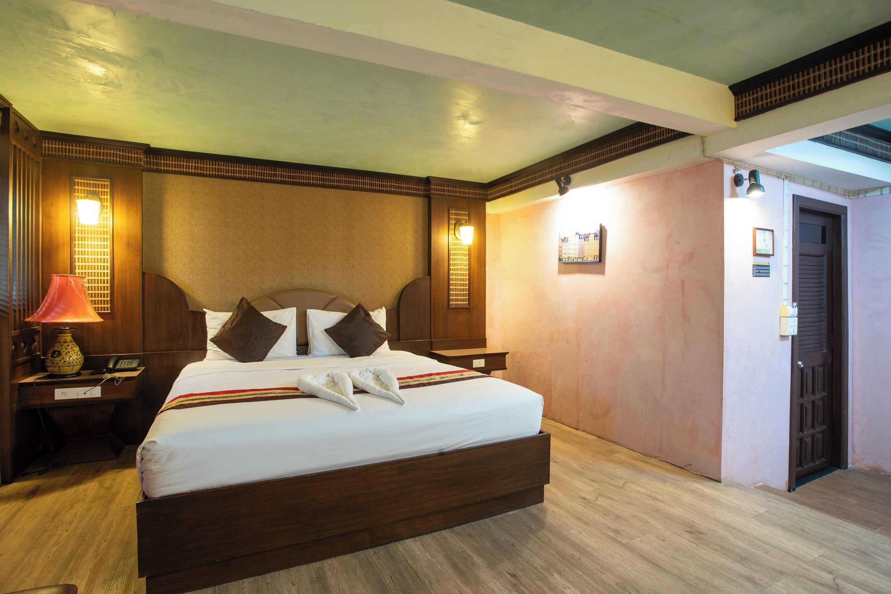 Superior Room | Desk, free WiFi, bed sheets