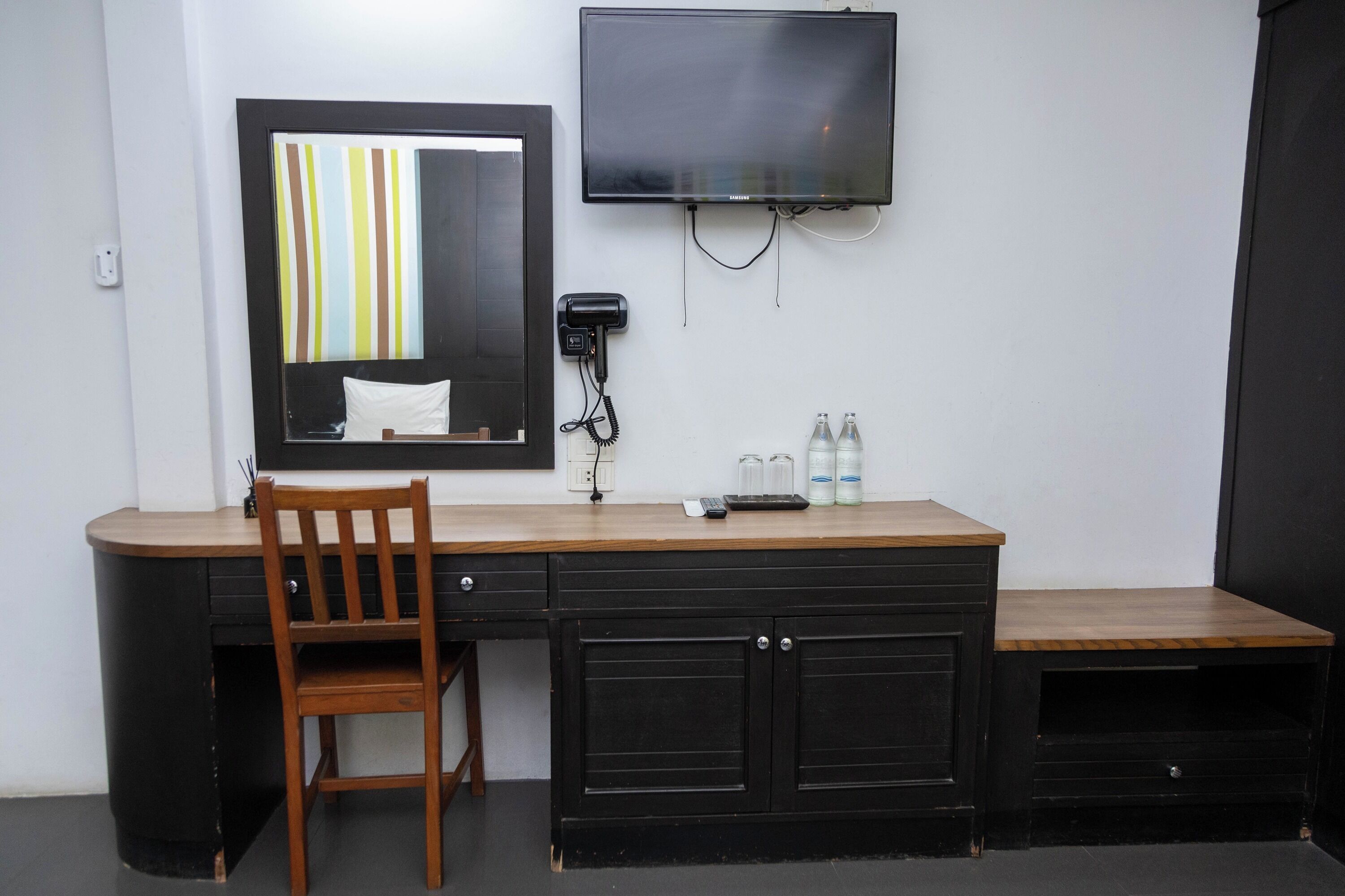 Standard Double Room | Escritorio, wifi gratis y ropa de cama 