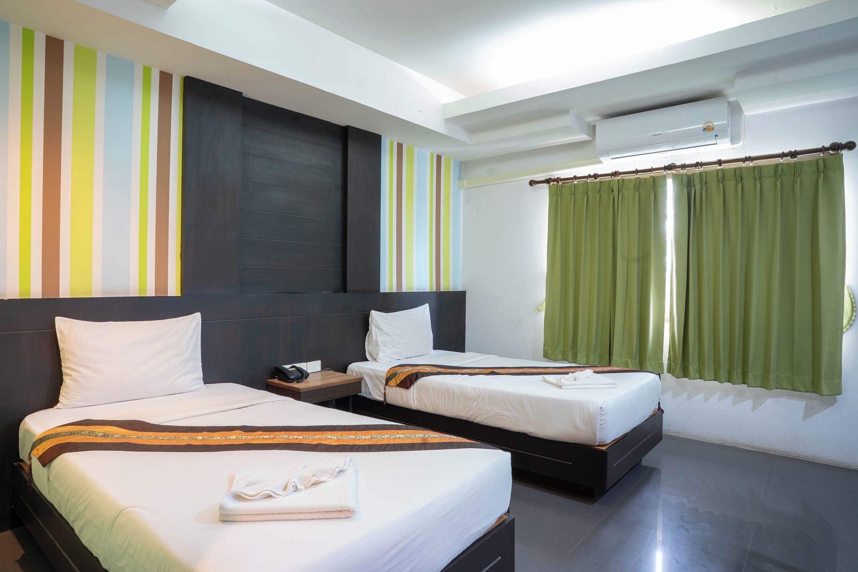 Standard Twin Room  | Työpöytä, ilmainen Wi-Fi, vuodevaatteet