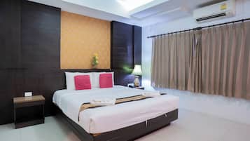 Standard Double Room | Desk, free WiFi, bed sheets