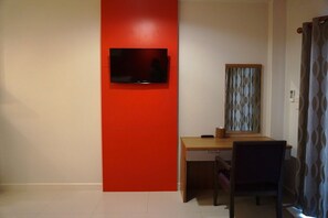 Desk, free WiFi - Morage Hotel (Phitsanulok)