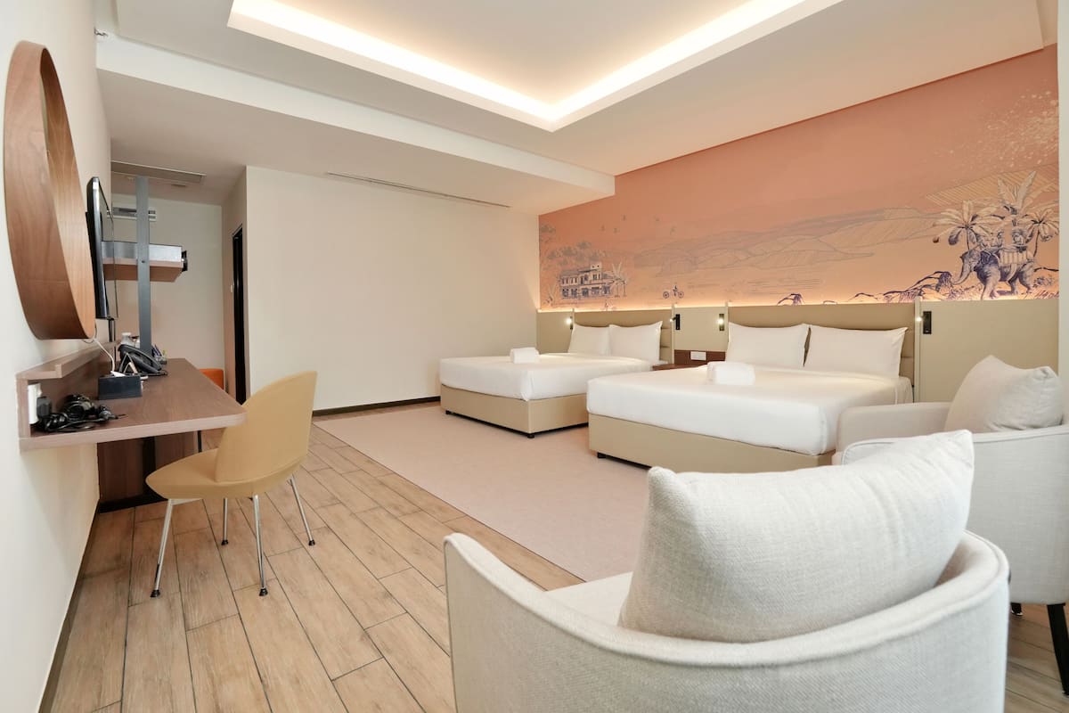 Family Executive Room | In-room safe, desk, blackout drapes, free WiFi