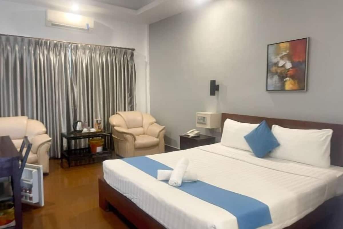 1 bedroom, minibar, in-room safe, desk