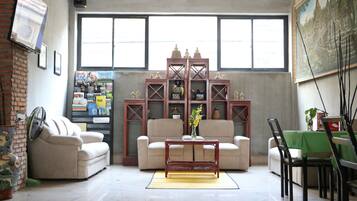 Vista frontal de la propiedad