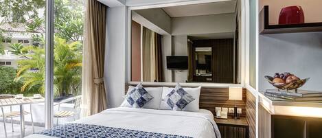 Chambre Deluxe double | Minibar, coffre-fort, bureau, systĂšme dâinsonorisation