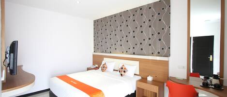 Deluxe Room | Desk, free WiFi