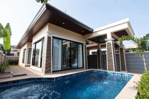 Building design - Aonang Oscar Pool Villas (Krabi)