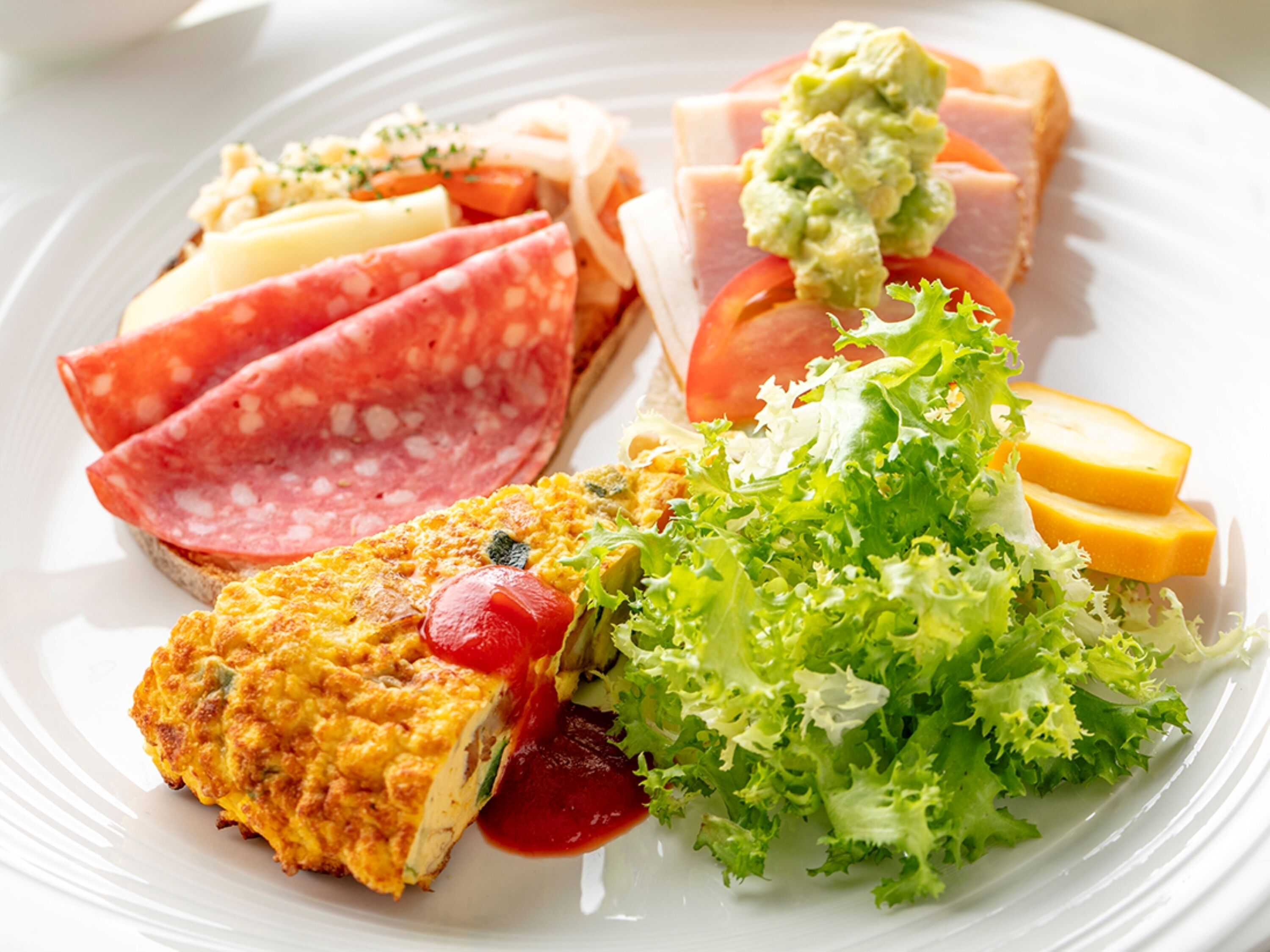 4 restaurants, breakfast, lunch, dinner served; japanese cuisine