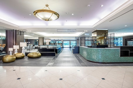 4 restaurants, breakfast, lunch, dinner served; Japanese cuisine. Hotel Cadenza Tokyo