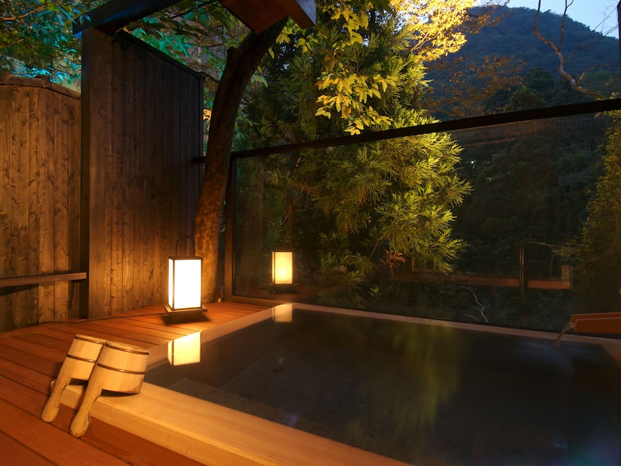 Hot springs/mineral springs