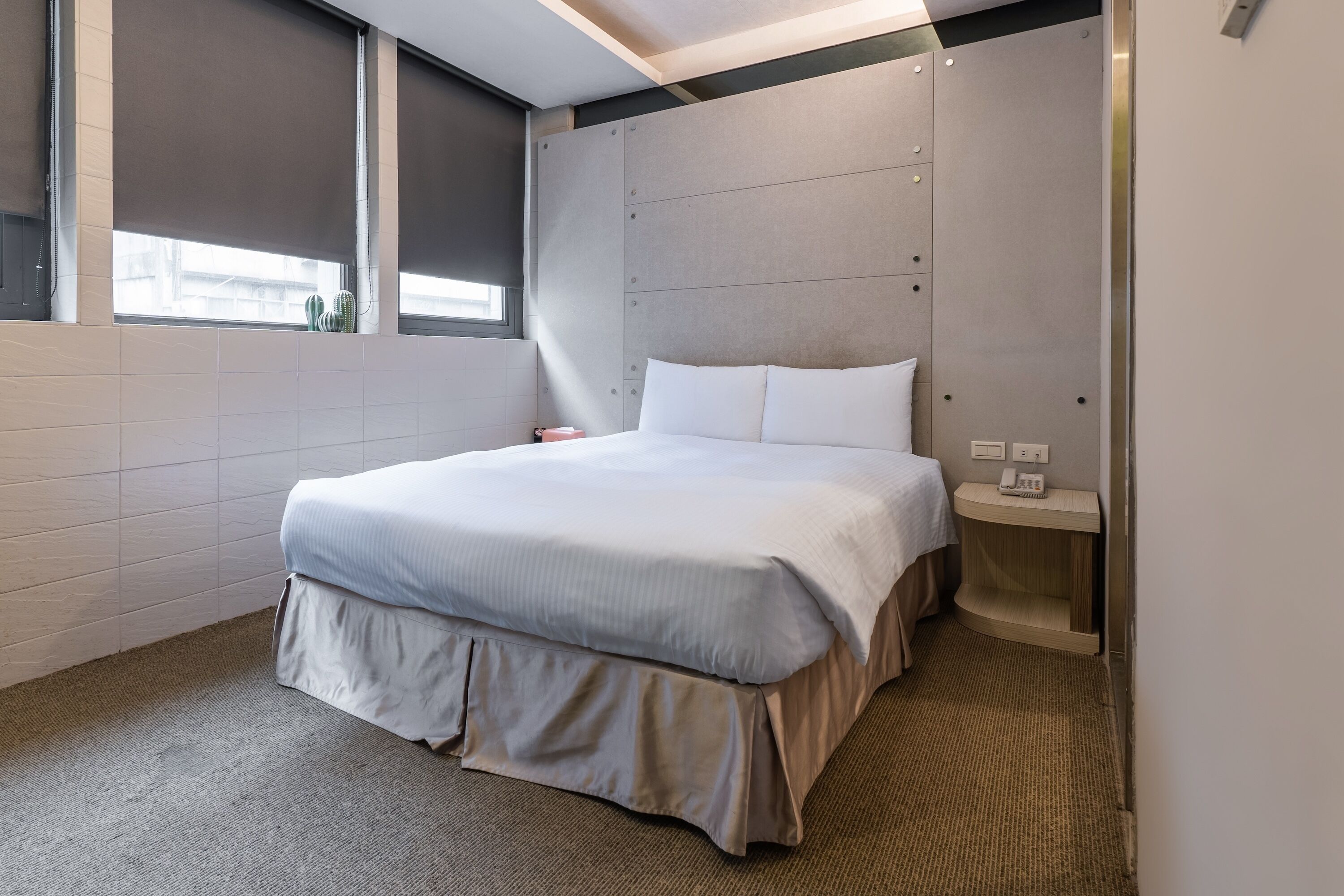 superior double room | desk, soundproofing, free wifi, bed sheets