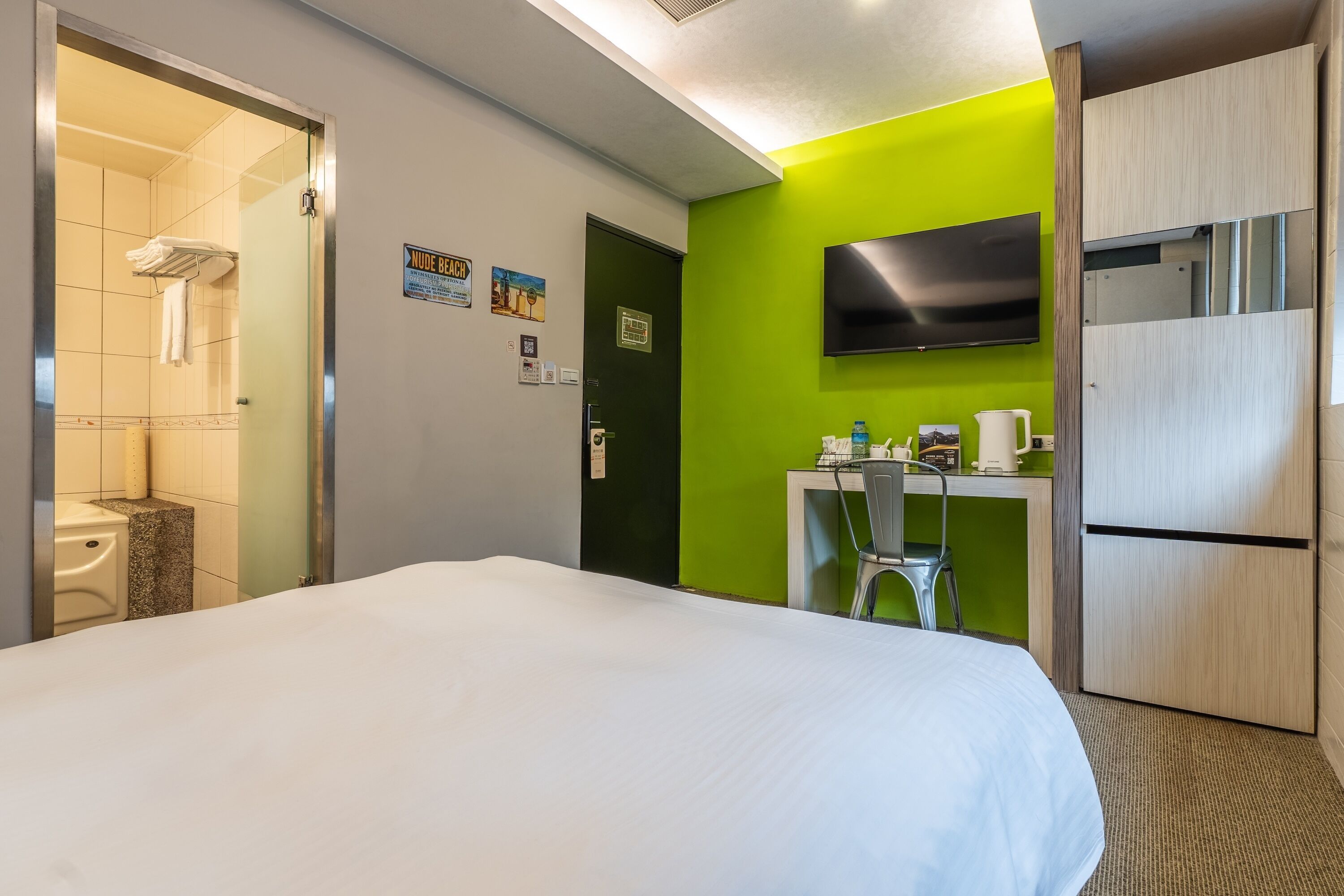 superior double room | desk, soundproofing, free wifi, bed sheets