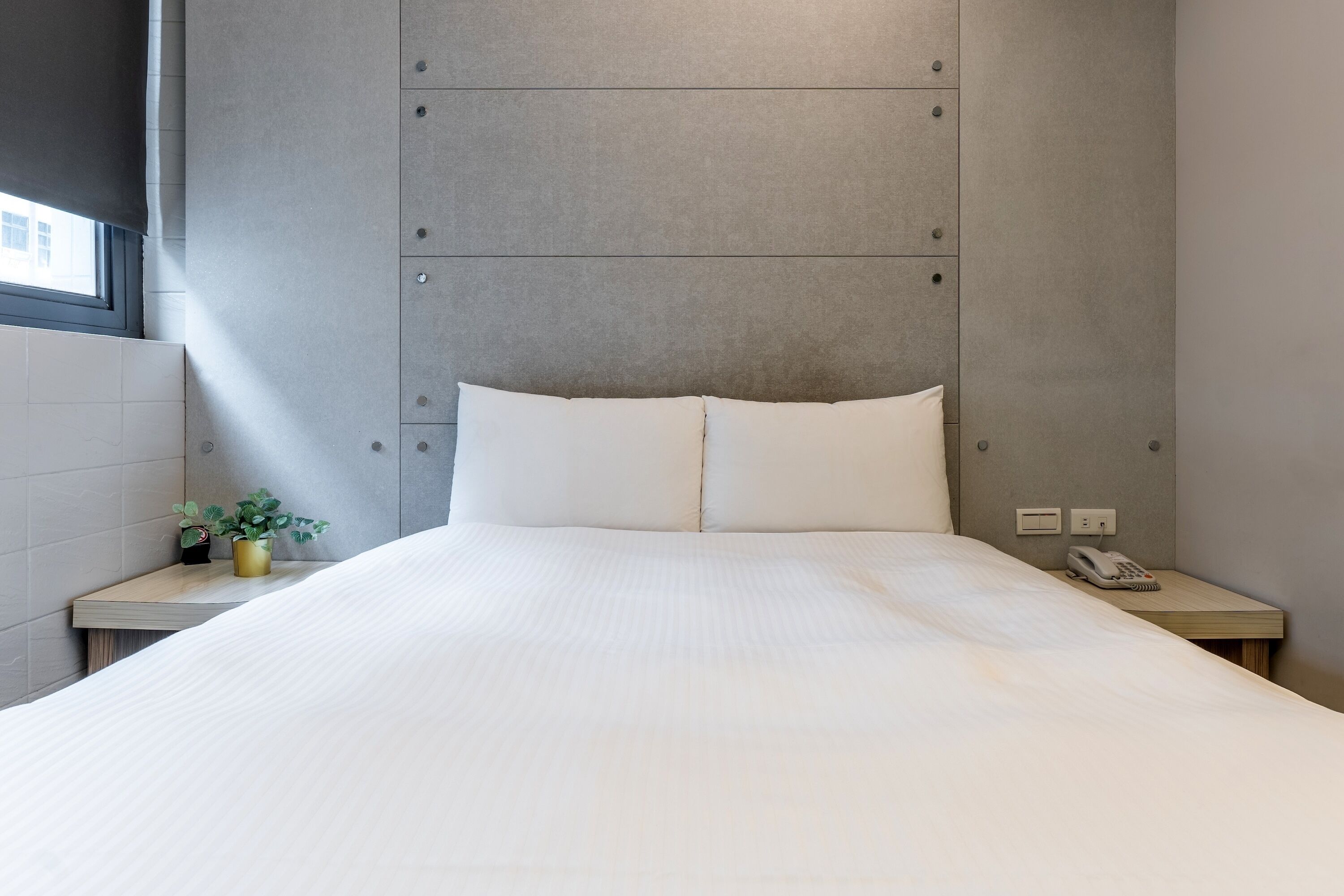 superior double room | desk, soundproofing, free wifi, bed sheets