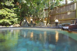 Aguas termales/minerales, tratamientos corporales, aromaterapia