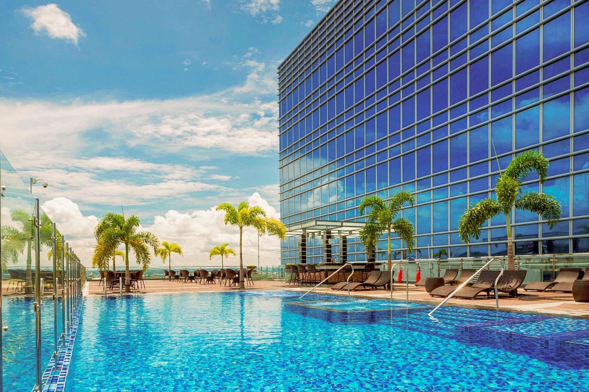 Piscina all'aperto, con ingresso dalle 08:00 alle 20:00, lettini