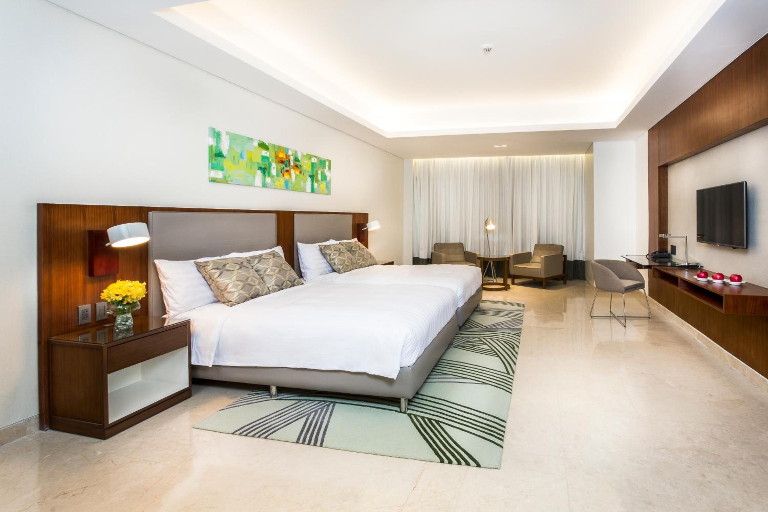 premium bedding, in-room safe, desk, laptop workspace