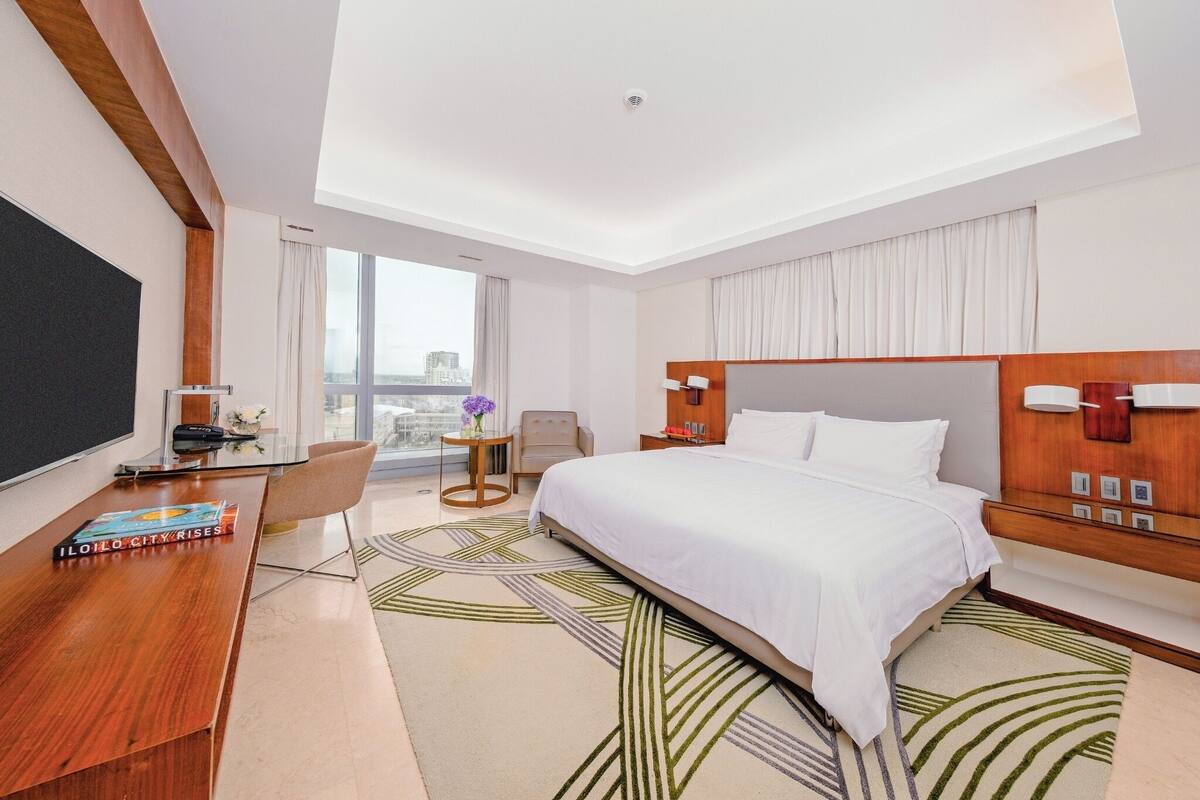 Deluxe Corner Room | View from room