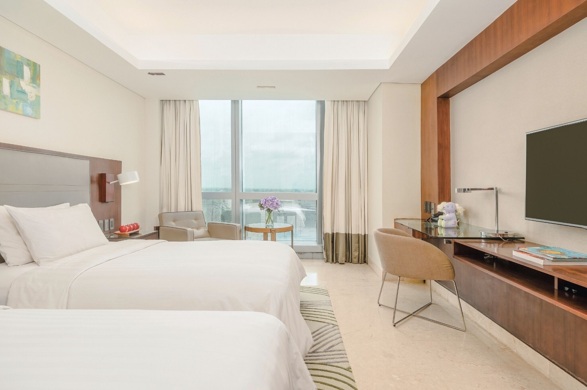 Deluxe Pool View Twin | Sengetøy av topp kvalitet, dundyner, safe på rommet og skrivebord