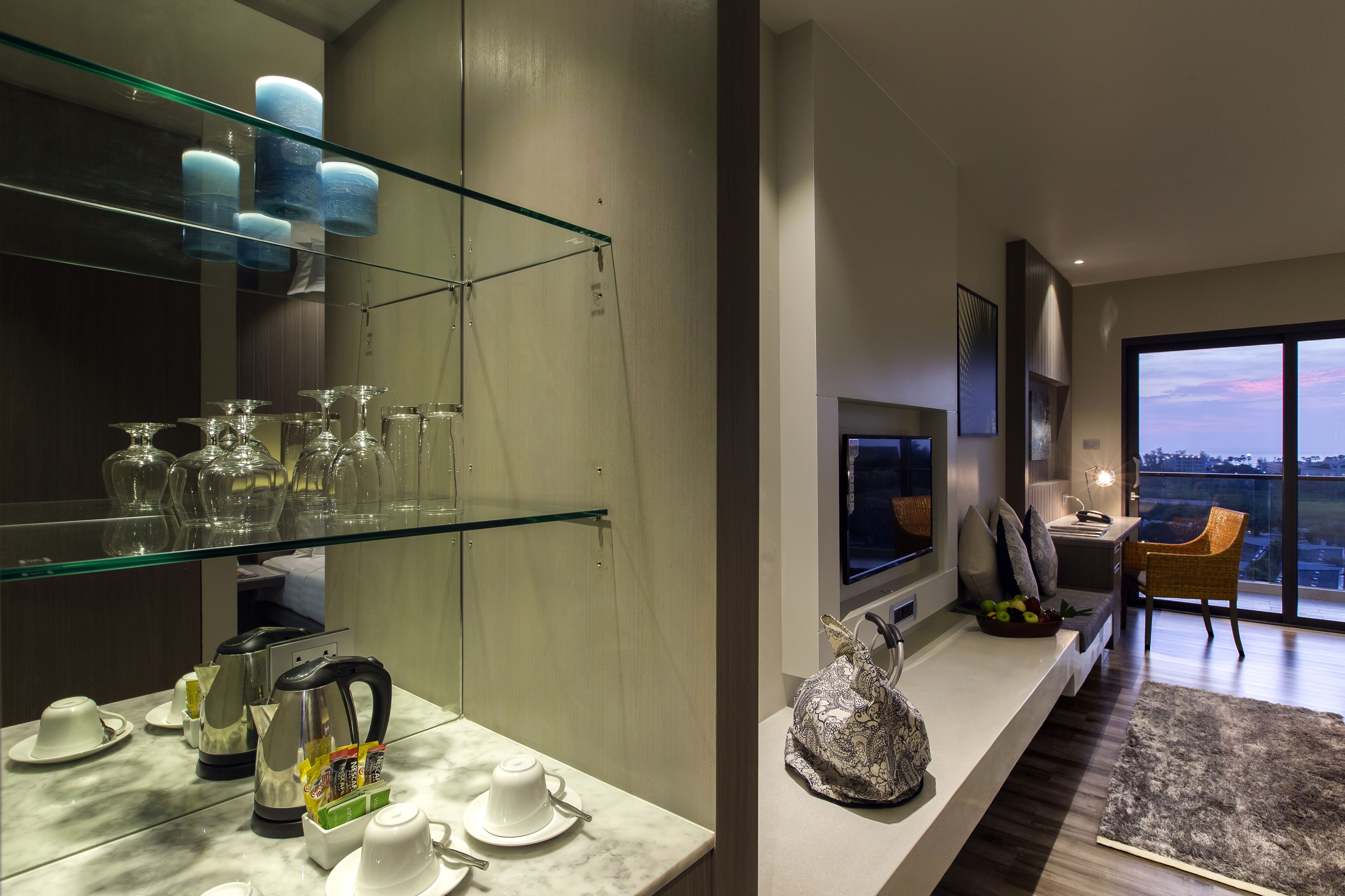 deluxe triple room, ocean view | room amenity