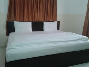 Suite, 2 Bedrooms | Minibar, blackout curtains, free rollaway beds, free WiFi