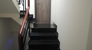 Staircase - Saigon Inn Hotel (Ho Chi Minh City)