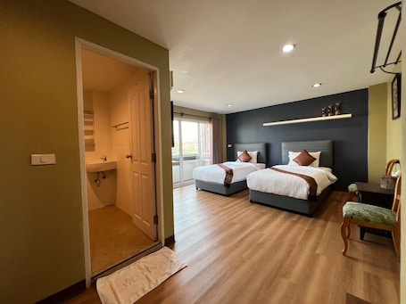 Standard Twin Room | In-room safe, desk, free WiFi, bed sheets