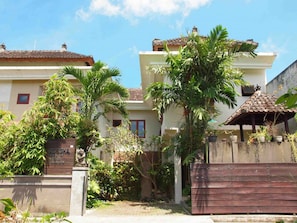 Mặt tiền nơi lưu trú