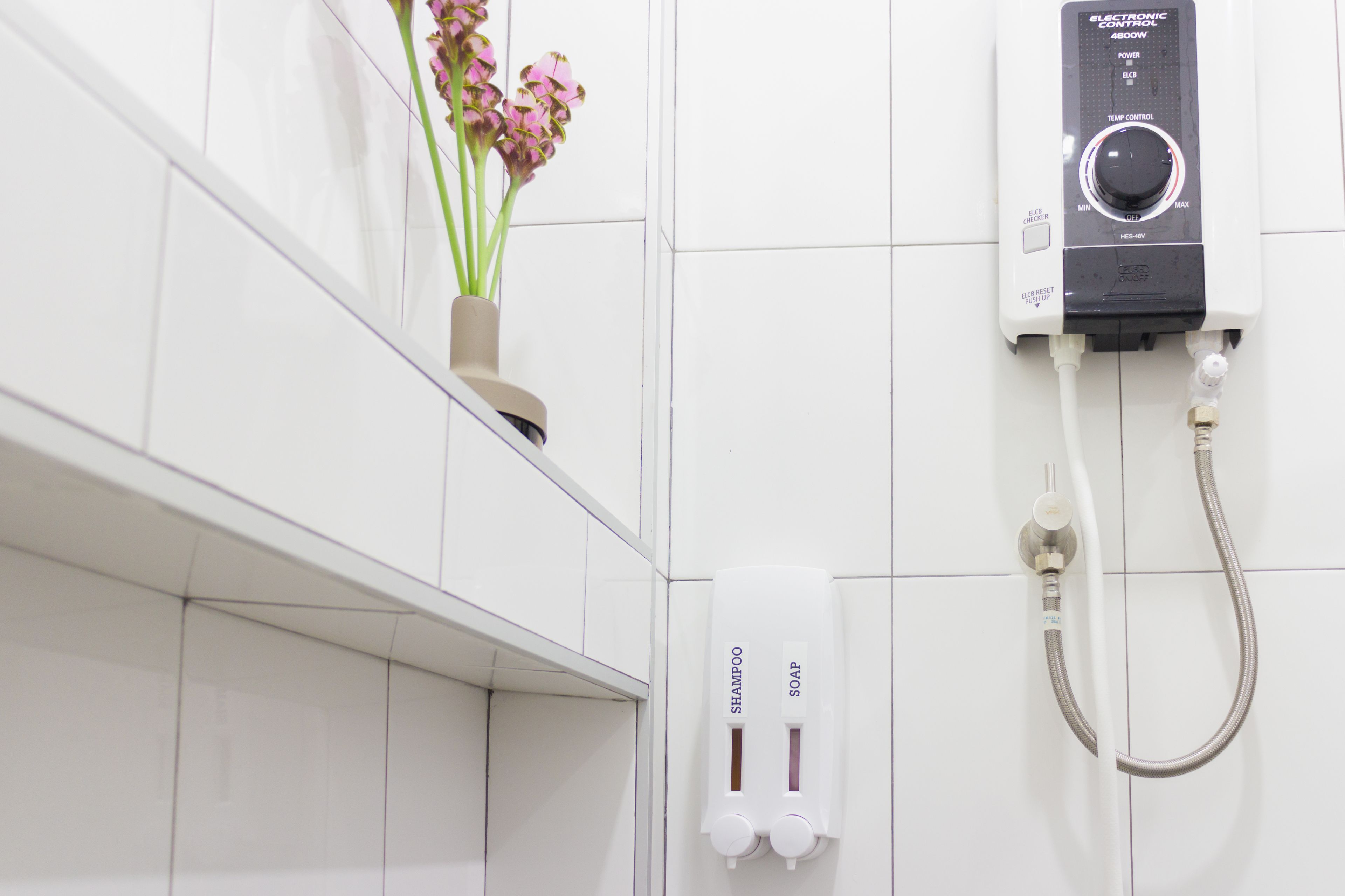 standard double room, 1 double bed | bathroom | shower, free toiletries, hair dryer, towels