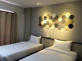 Premium bedding, desk, rollaway beds, free WiFi