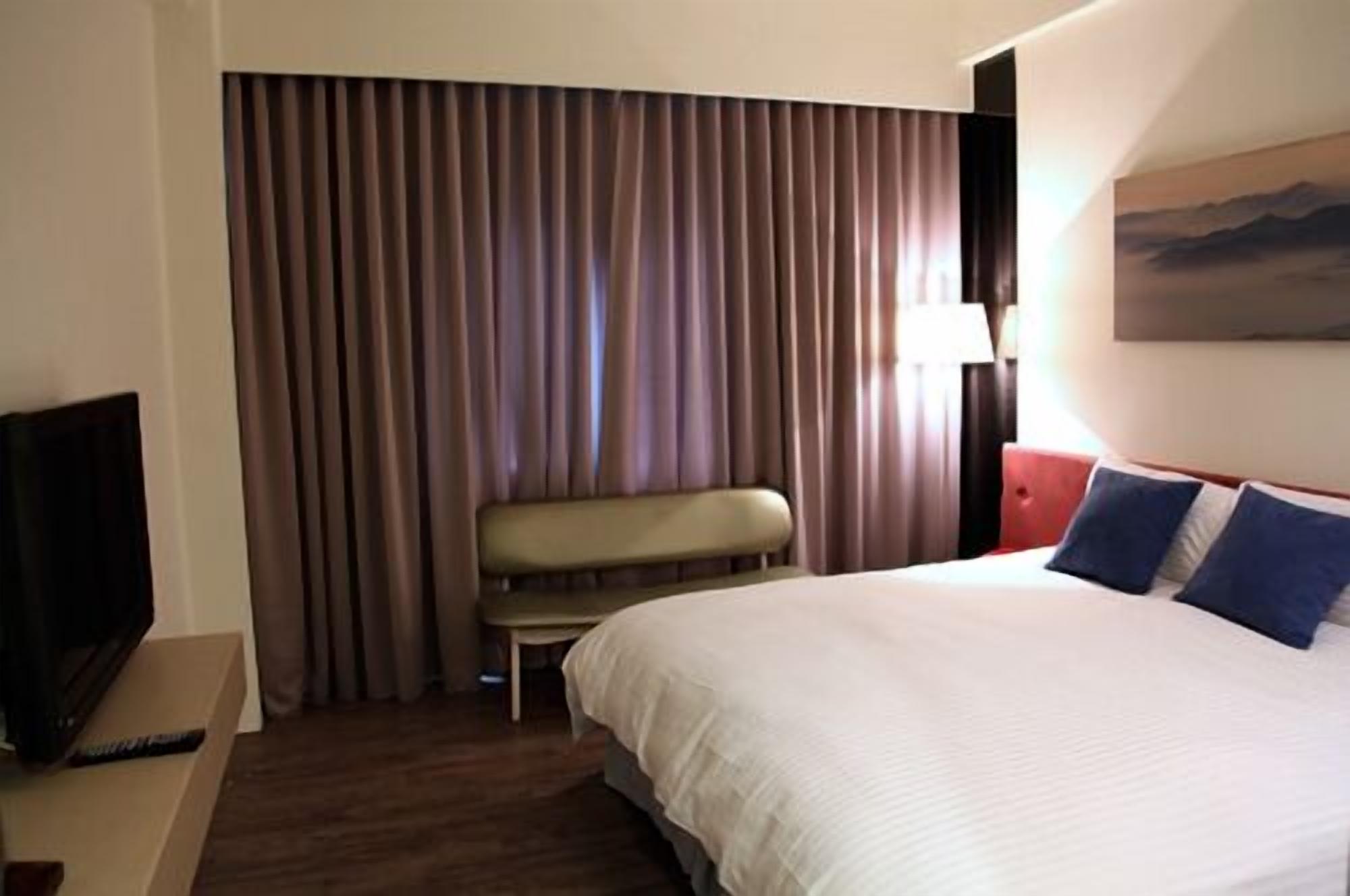 desk, blackout curtains, free wifi