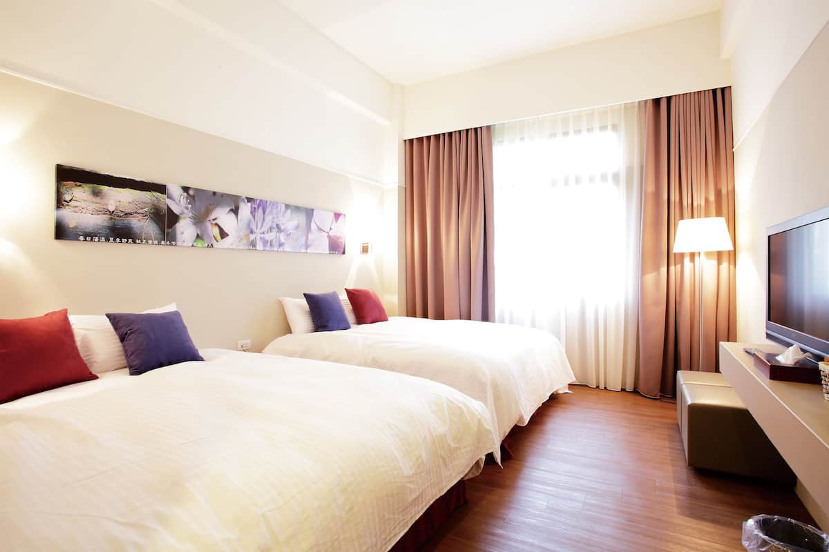 family suite (including ticket of sunlinksea park) | desk, blackout curtains, free wifi