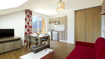 Standard Apartment, 1 Bedroom | Soundproofing, cots/infant beds, free WiFi, bed sheets