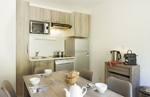 Familie appartement, 1 slaapkamer | 1 slaapkamer, geluiddichte muren, babybedden (toeslag), gratis wifi