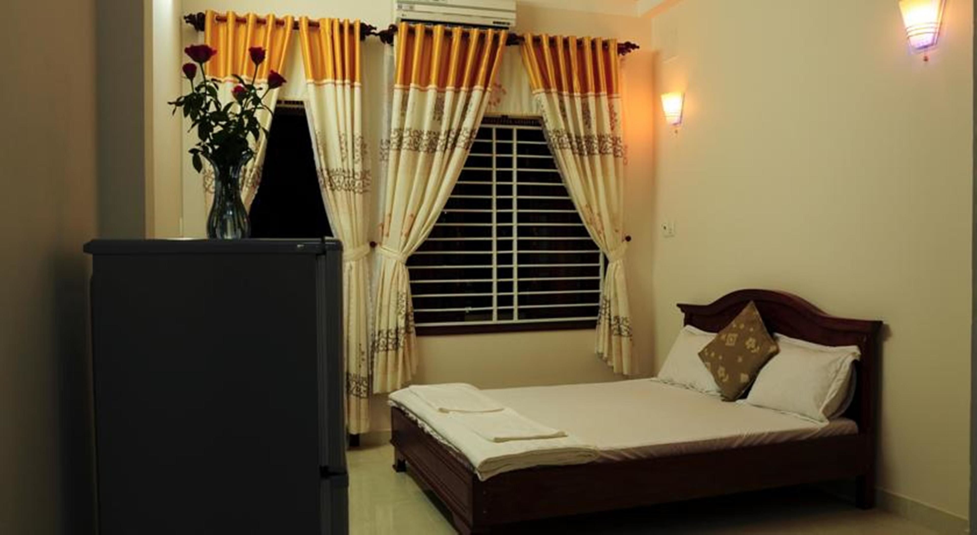 deluxe double room | minibar, desk, soundproofing, rollaway beds