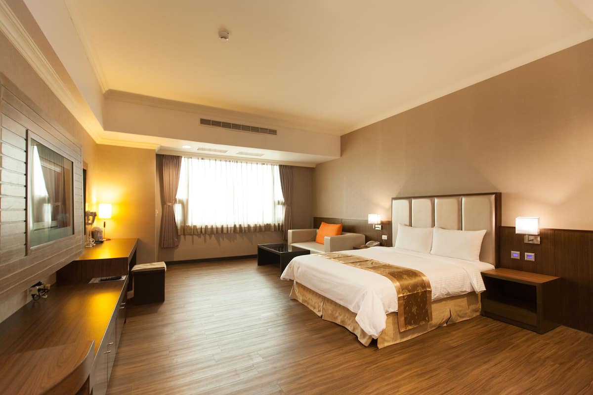 Standard Double Room | Meja, Wi-fi percuma, cadar katil