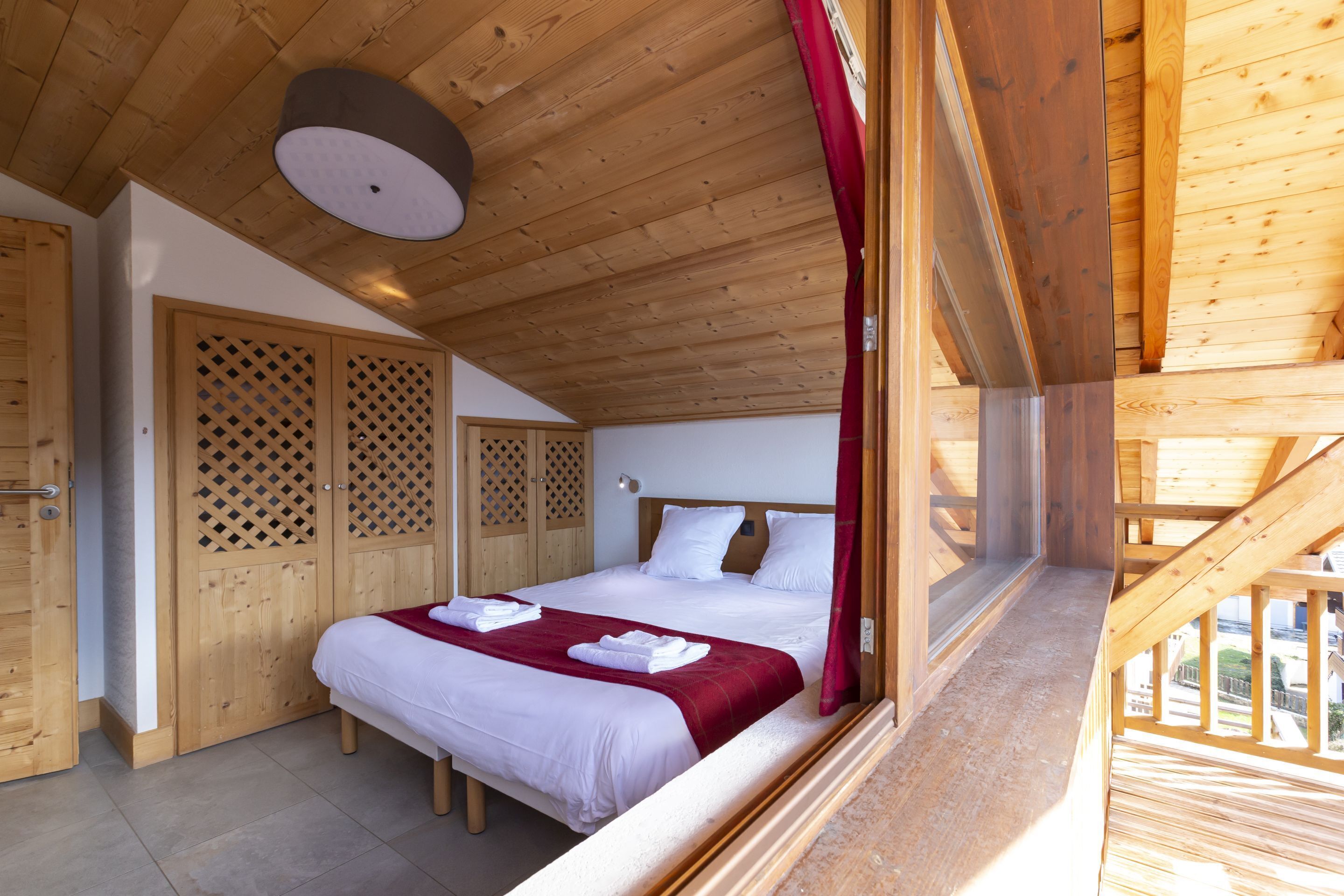 Soundproofing, free cots/infant beds, free WiFi, bed sheets