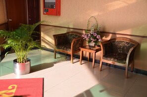 Lobby sitting area - Hotel Palm Inn Bukit Mertajam (Bukit Mertajam)