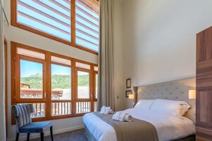 隔音、免费婴儿床、免费 WiFi、床单