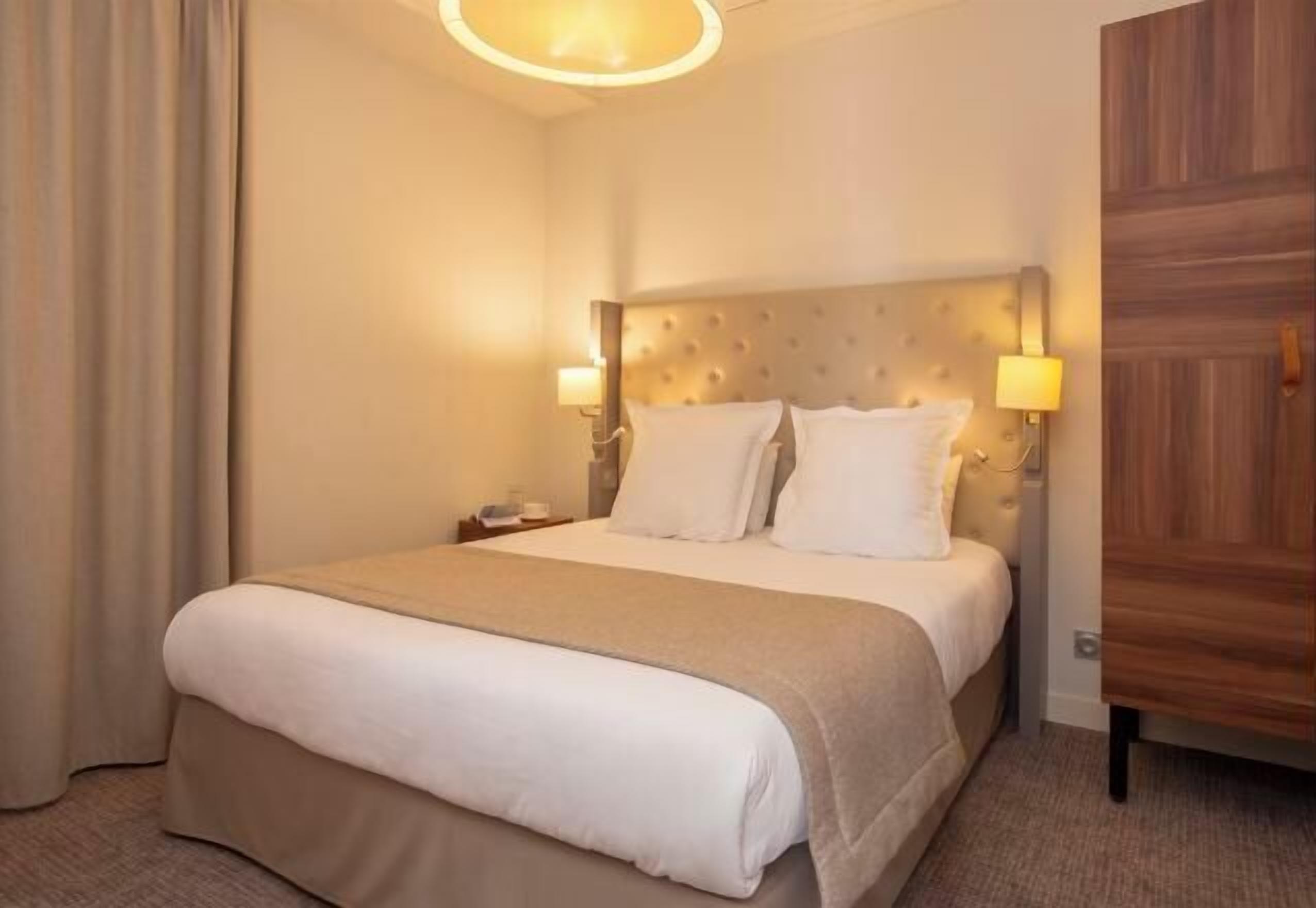 Soundproofing, free cots/infant beds, free WiFi, bed sheets