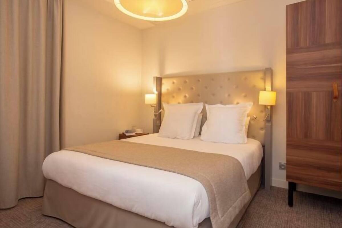 Geluiddichte muren, gratis babybedden, gratis wifi, beddengoed