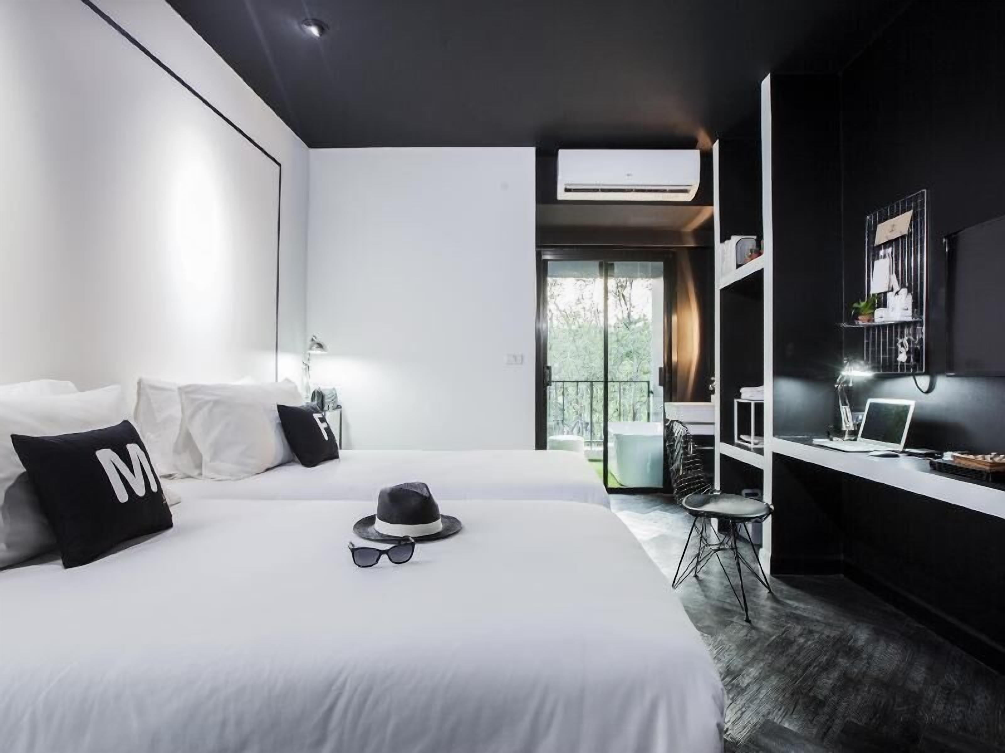 In-room safe, desk, blackout drapes, soundproofing