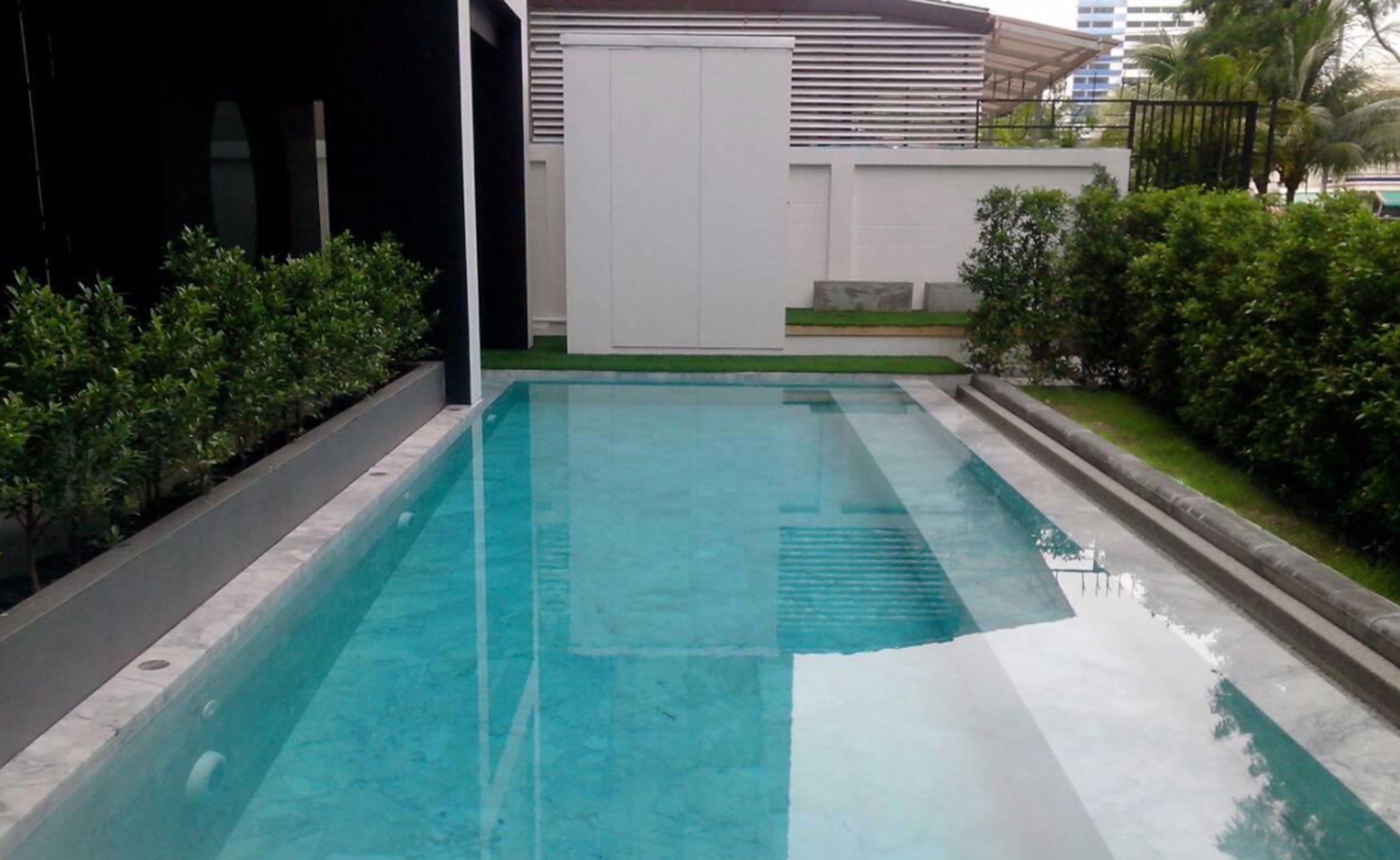 outdoor pool, pool loungers