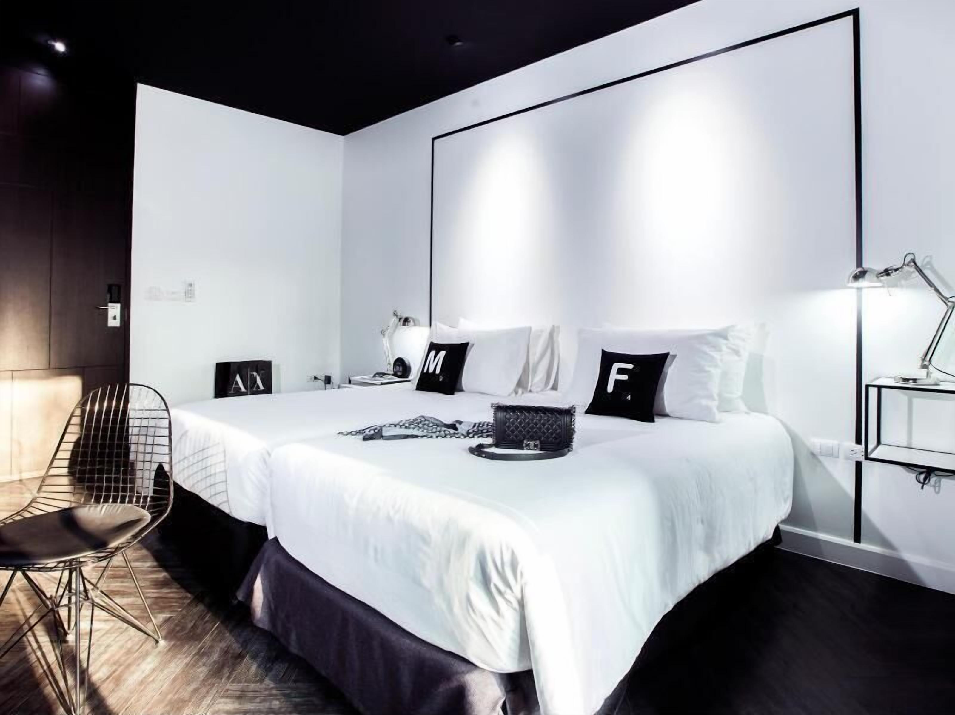 In-room safe, desk, blackout drapes, soundproofing