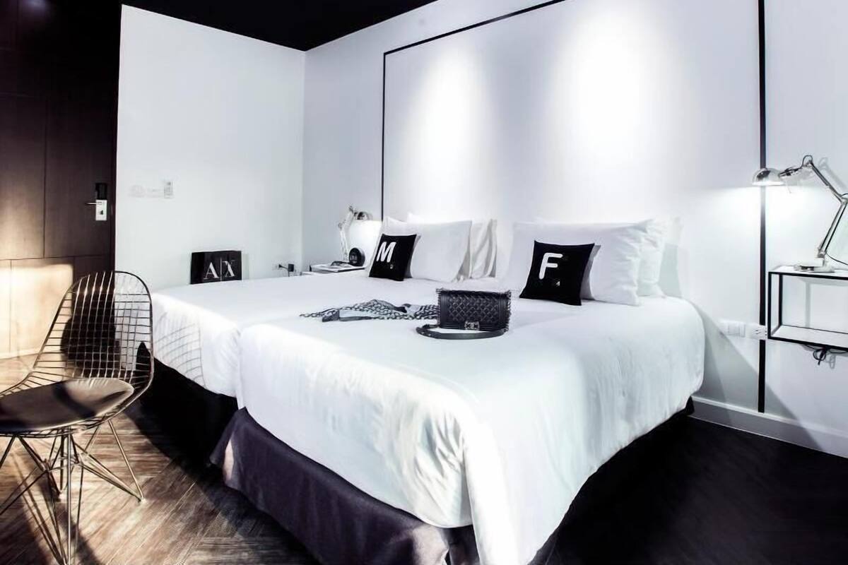 In-room safe, desk, blackout drapes, soundproofing